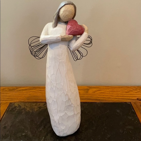 Willow Tree Angel of the Heart figurine